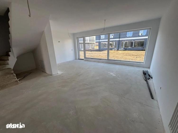 Casă cu 4 camere cu Teren 414 Mp în Rășinari
