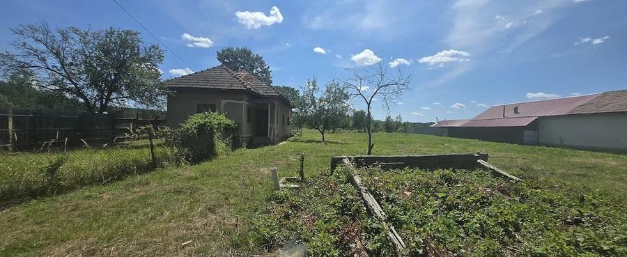 Casă cu 3 camere cu Teren 924 Mp în Budieni