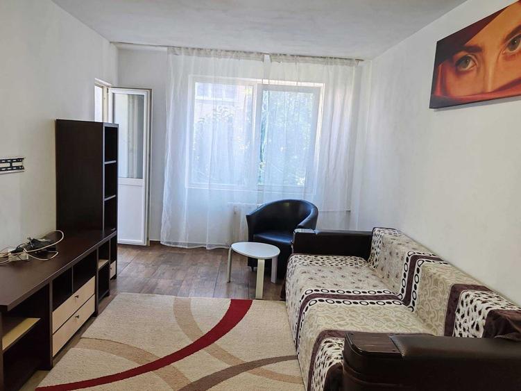Apartament cu 2 camere decomandat în Berceni