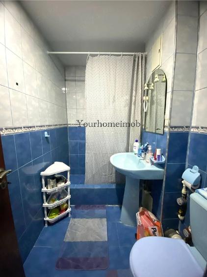 Apartament cu 2 camere semidecomandat în Craiovița Nouă