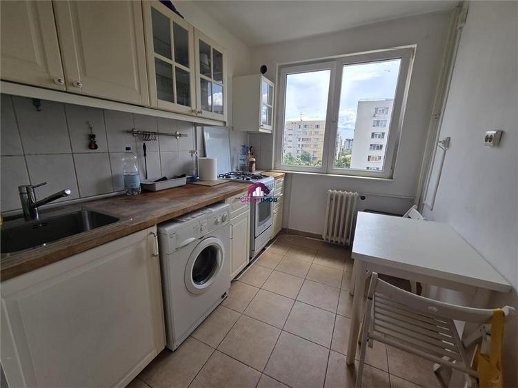 Apartament cu 2 camere decomandat în Tei