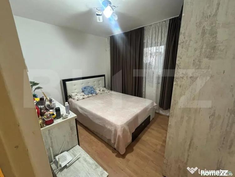 Apartament cu 3 camere decomandat în Micro 11