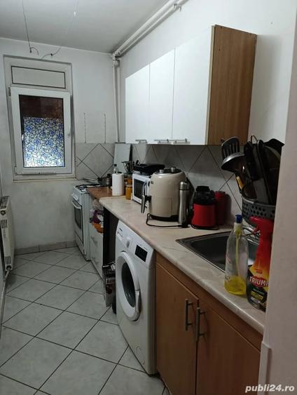 Garsonieră decomandată în Titan