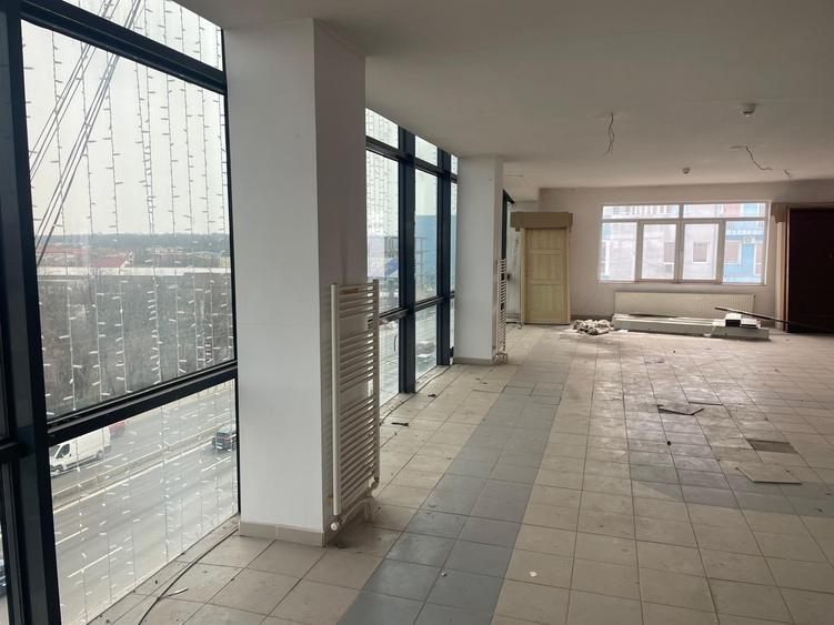Birou, de 2,400 mp, în Otopeni