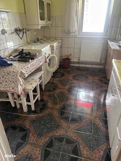 Apartament cu 2 camere decomandat în Petros