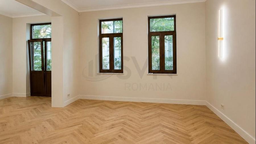 Apartament cu 4 camere decomandat în Dacia