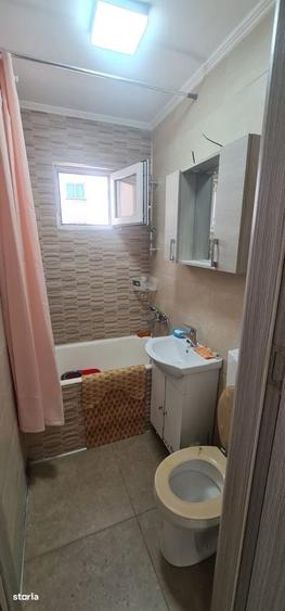 Apartament cu 2 camere semidecomandat, mobilat în Florilor