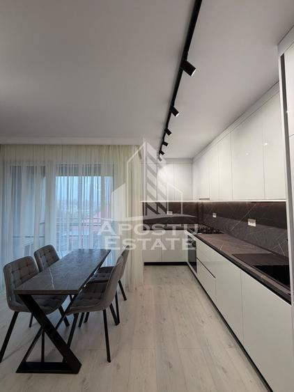 Apartament cu 3 camere semidecomandat, mobilat în Aradului