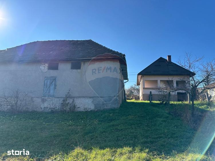 Casă cu 3 camere cu Teren 2500 Mp în Benesat