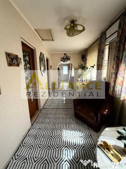Casă cu 5 camere cu Teren 754 Mp în Cățelu