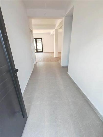 Casă cu 4 camere cu Teren 235 Mp în Prelungirea Ghencea