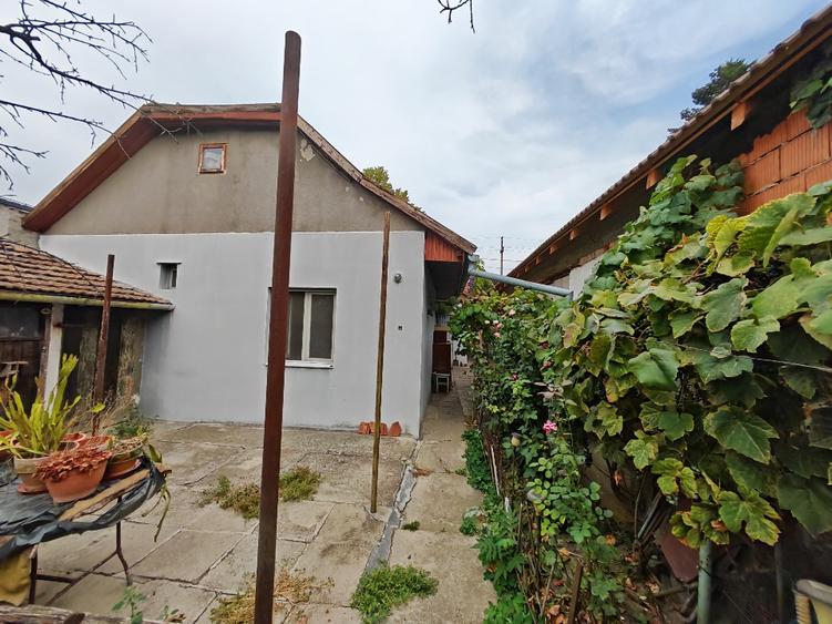 Casă individuală cu 3 camere cu Teren 950 Mp în Steaua