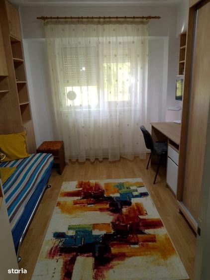 Apartament cu 3 camere decomandat în Obor