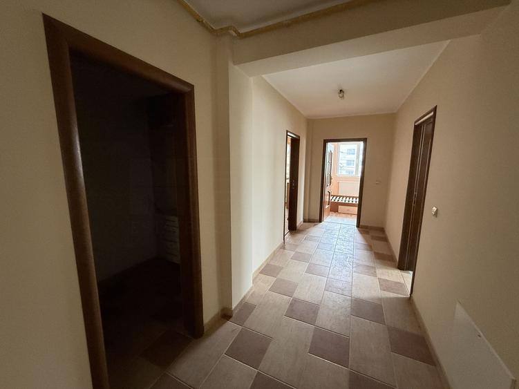 Apartament cu 4 camere decomandat, mobilat în Central