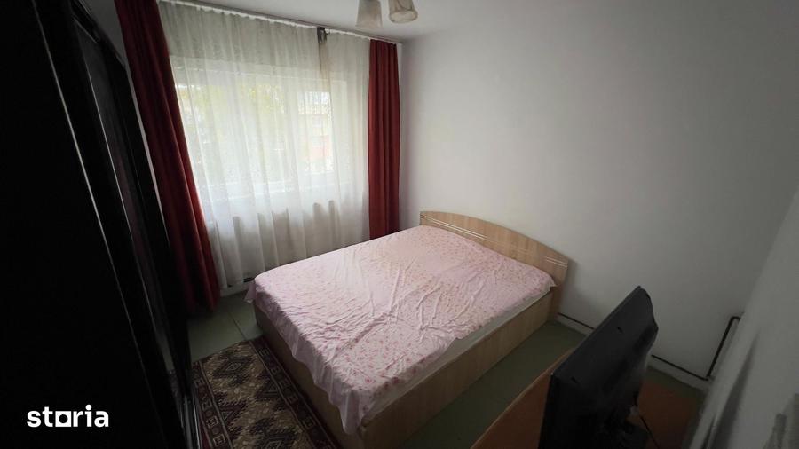 Apartament cu 2 camere decomandat în Petros