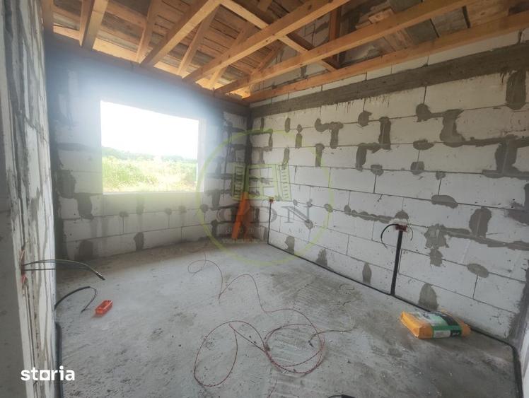 Casă cu 4 camere cu Teren 402 Mp în Ișalnița