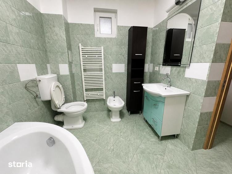 Casă cu 5 camere cu Teren 554 Mp în Mărgineni