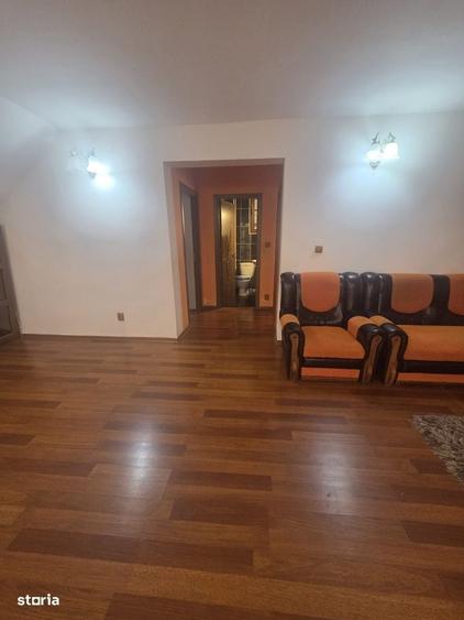 Casă cu 4 camere cu Teren 250 Mp în Șimnicu de Sus