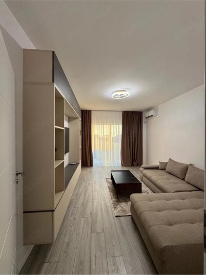Apartament cu 2 camere decomandat în Apărătorii Patriei