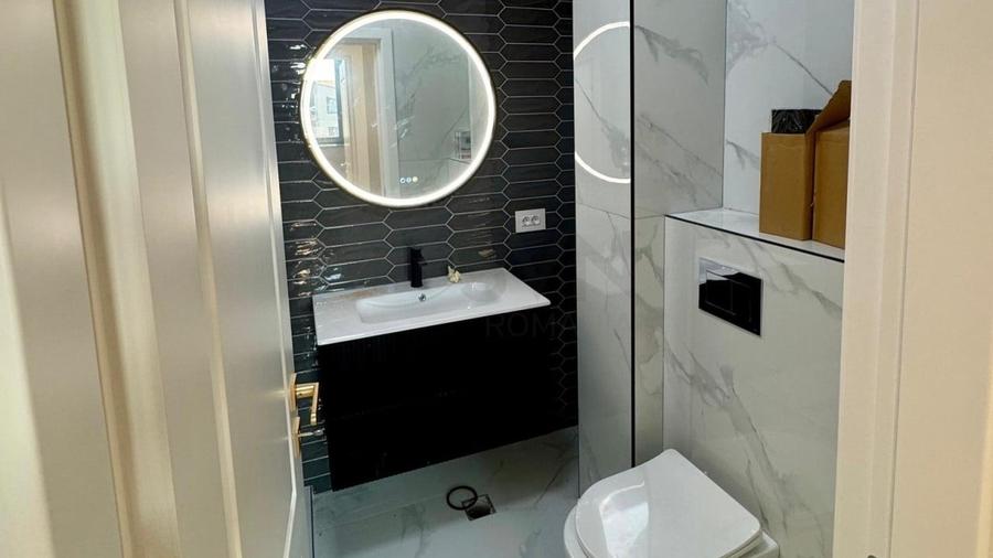Apartament cu 3 camere decomandat în Aviației