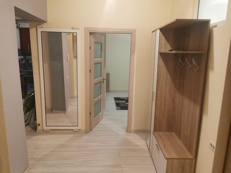 Apartament cu 2 camere decomandat, mobilat în Central