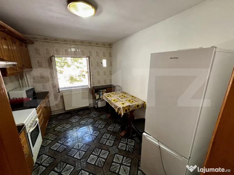 Apartament cu 2 camere decomandat în Soarelui