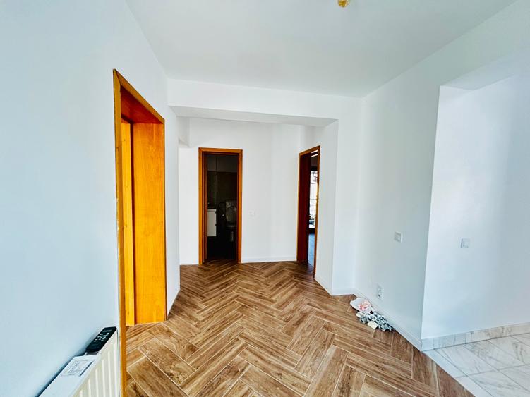 Casă individuală cu 5 camere cu Garaj în Domenii