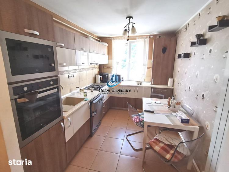 Apartament cu 3 camere semidecomandat în Ultracentral