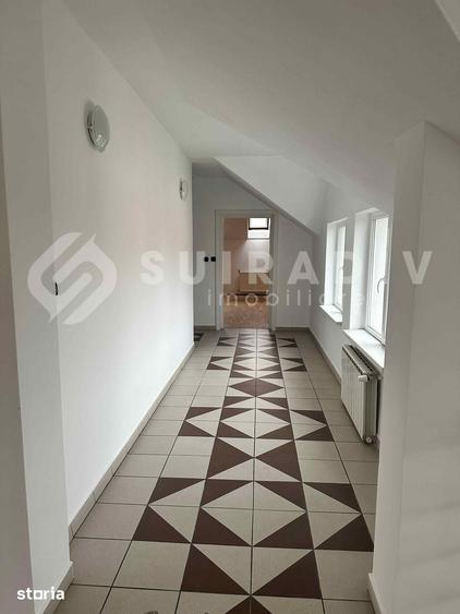Casă cu 10 camere cu Teren 700 Mp în Central