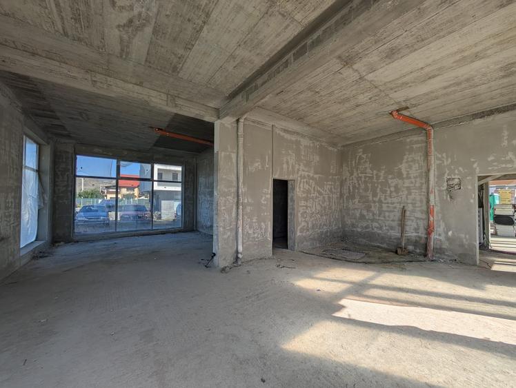 Spațiu comercial, de 100 mp, în Florești