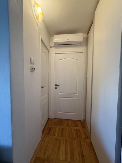 Apartament cu 2 camere semidecomandat, mobilat în Girocului