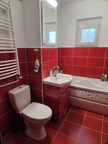 Apartament cu 2 camere decomandat în Trocadero
