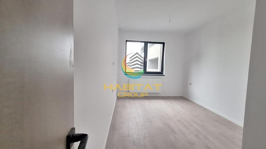 Apartament cu 3 camere semidecomandat în Berceni