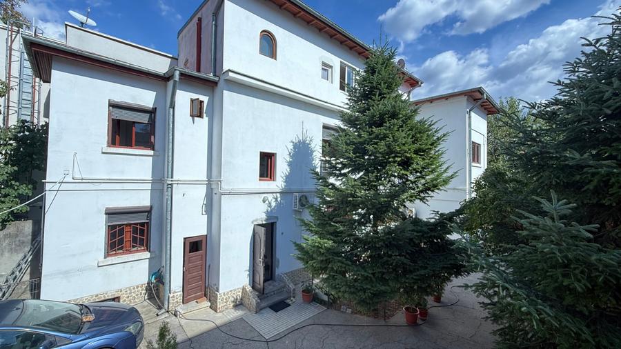 Apartament cu 3 camere semidecomandat în Pache Protopopescu
