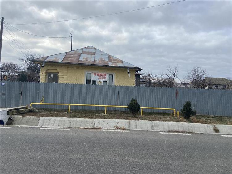 Casă individuală cu 4 camere cu Teren 1400 Mp în Maluri