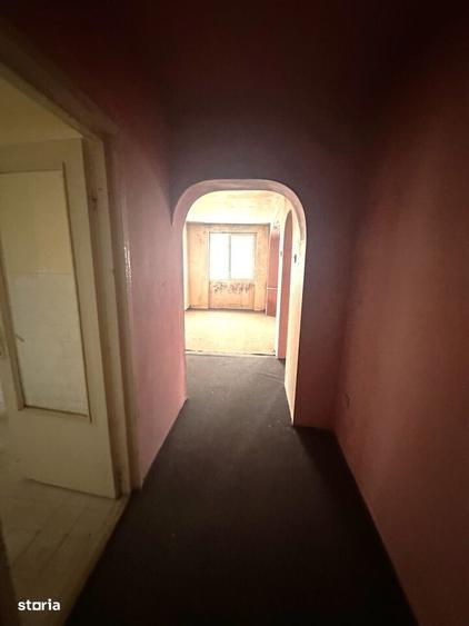 Apartament cu 4 camere decomandat în Zencani
