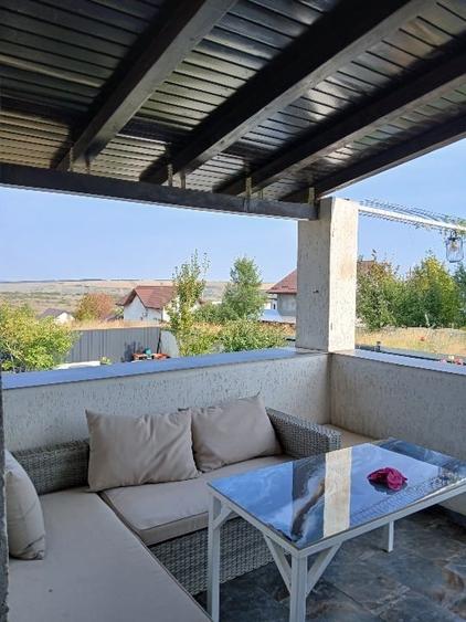 Casă individuală cu 4 camere cu Canalizare în Breazu