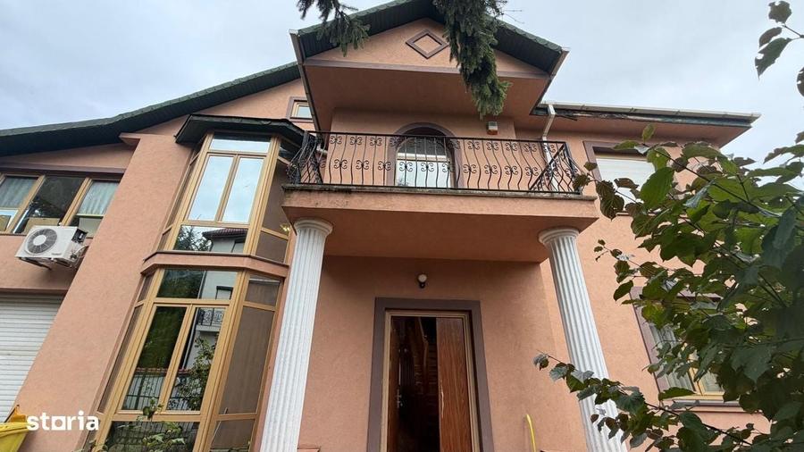 Casă cu 4 camere în Central