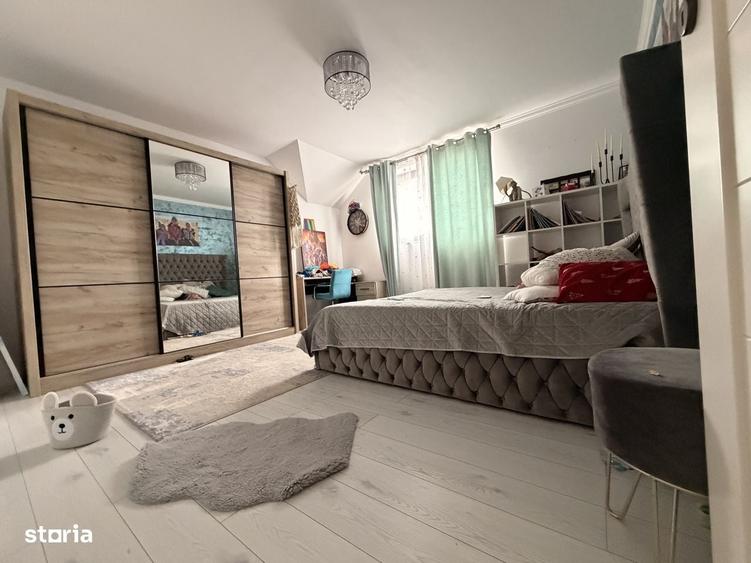 Casă cu 4 camere cu Teren 681 Mp în Axintele