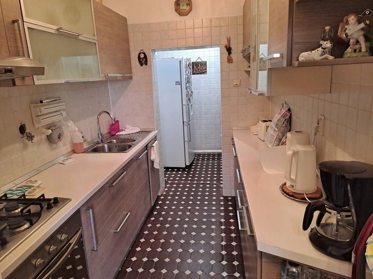 Casă individuală cu 6 camere cu Canalizare în Industriilor
