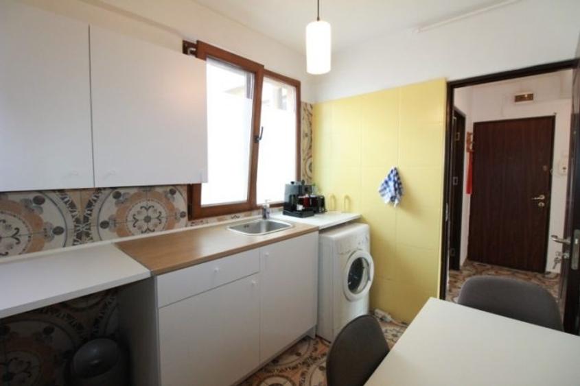 Apartament cu 2 camere decomandat, mobilat în Eroii Revoluției