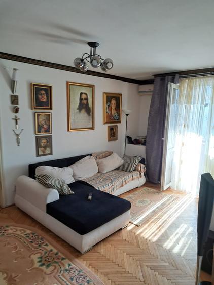 Apartament cu 2 camere semidecomandat, mobilat în 1 Mai