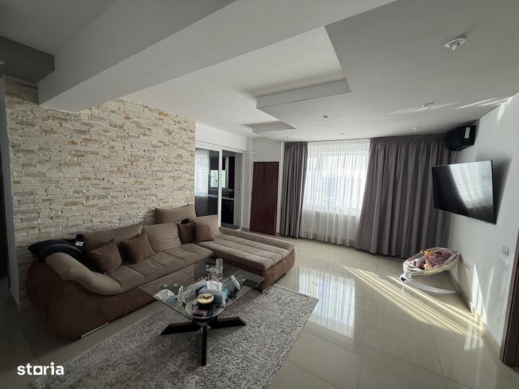 Apartament cu 3 camere decomandat, mobilat în Brătianu