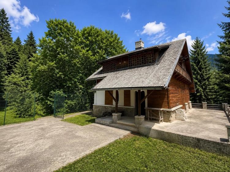 Casă individuală cu 4 camere decomandat cu Teren 541 Mp în Cumpătu