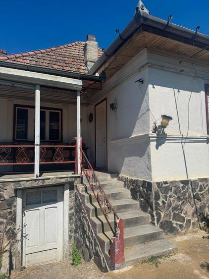 Casă individuală cu 4 camere cu Teren 1900 Mp în Gâmbuț