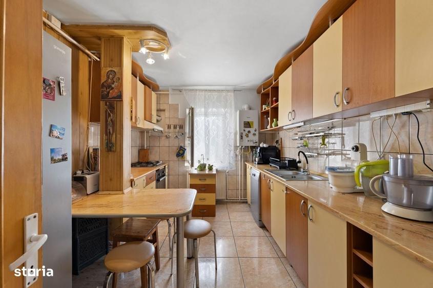 De vanzare Apartament 3 camere Mobilat si utilat., et. 3/4 Alfa, Arad. - 12