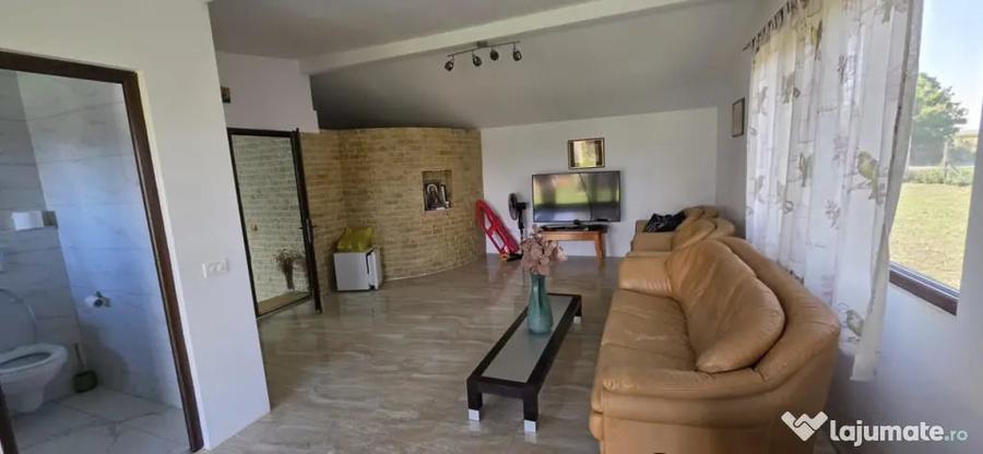 Casă cu 3 camere cu Teren 2000 Mp în Mihail Kogălniceanu