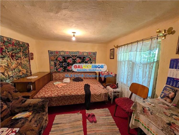 Casă cu 3 camere cu Teren 3000 Mp în Lipia