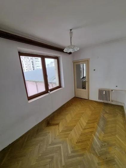 Apartament cu 2 camere semidecomandat în Ultracentral