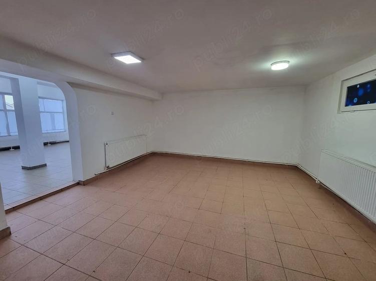 Spațiu comercial, de 80 mp, în Nord